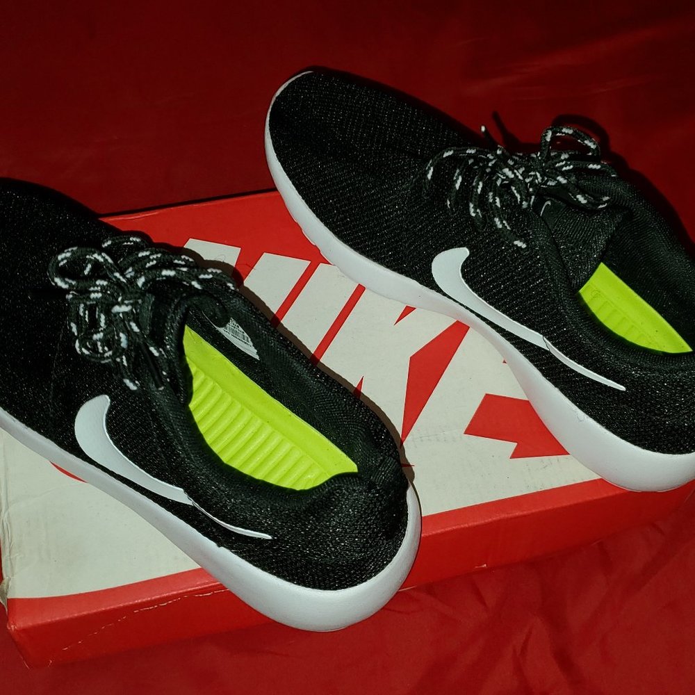 NIKE ROSHE RUN SIZE 8 - Picture 5 of 9